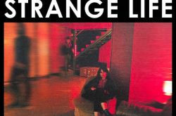 Howling Bells announce ‘Strange Life’, first album in 12 years – Hear/watch new single ‘Heavy Lifting’