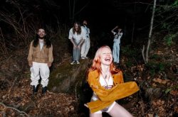 14/10/25 WET LEG share blood-drenched video for new single “mangetout”